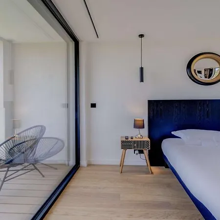 Moira Villa