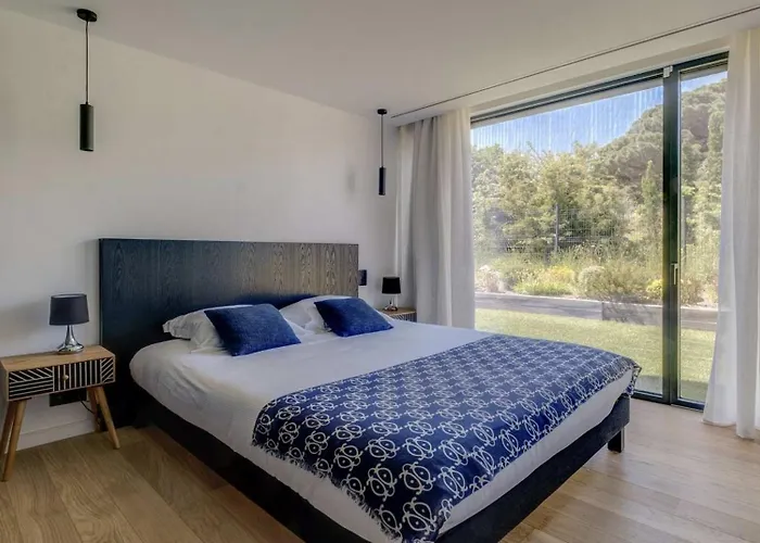 Moira * Saint-Tropez